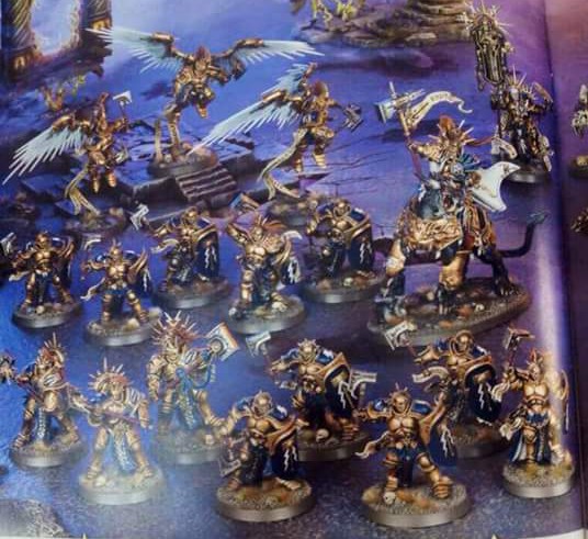 Sigmarines: Sigmar Space Marines or simply super sized knights in shining armour. These guys will NOT fit into my Empire army. But they look really cool though... Image by Games Workshop (White Dwarf Magazine)